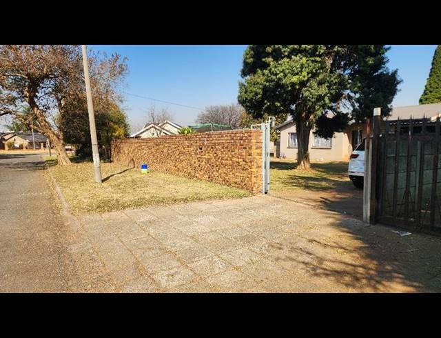 5 BEDROOM HOUSE FOR SALE IN VAN DYK PARK